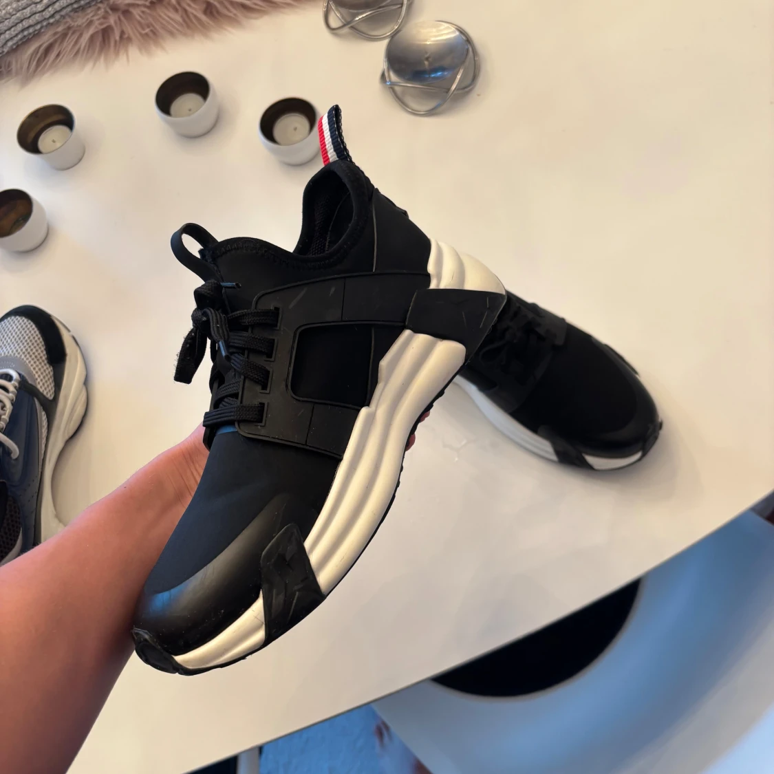 Svarta sneakers från Moncler - 2