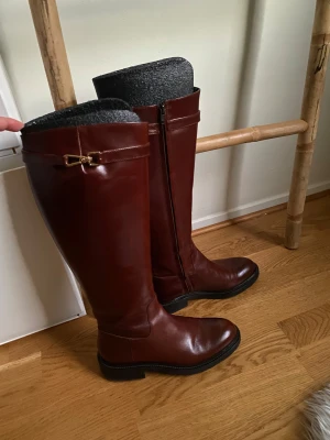 Stövlar - Stövlar från billi bi, aldrig använda