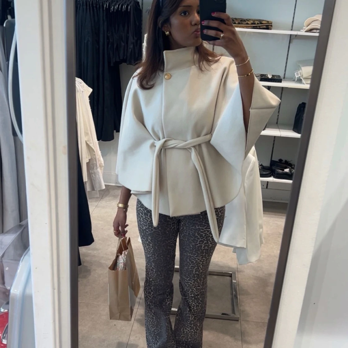 Beige ponchojacka från Missay