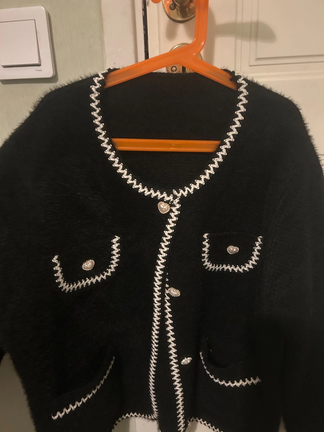 Svart cardigan jacka med hjärtknappar - 5