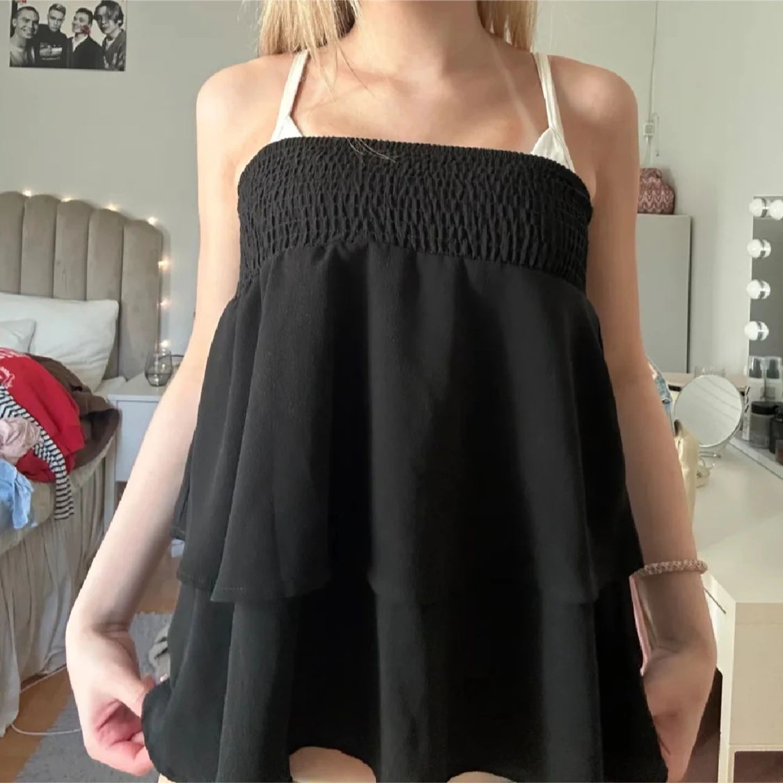 Svart volangkjol med smock - 3