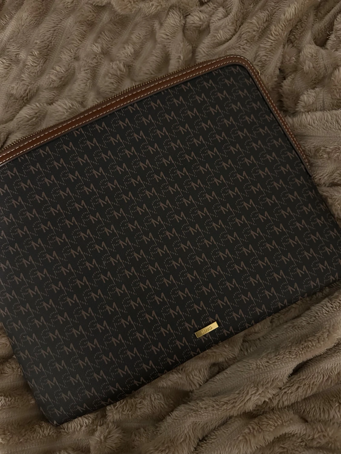 Mörkbrun datorväska från  - 1