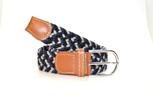 Grisch bälte - Svart/Grå & Blå - Montore’s flätade bälte som även är känt som ”grisch bältet” är ett stilrent elastikt bälte. Tack vare att det är elastiskt så finns inga färdiga hål som i ett traditionellt bälte och det gör att det passar alla. Bältet är ca 105cm långt. Vid fler frågor eller funderingar så är du varmt välkommen att höra av dig!