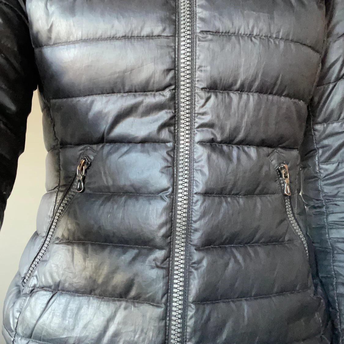 Svart dunjacka från Colmar med huva - 4