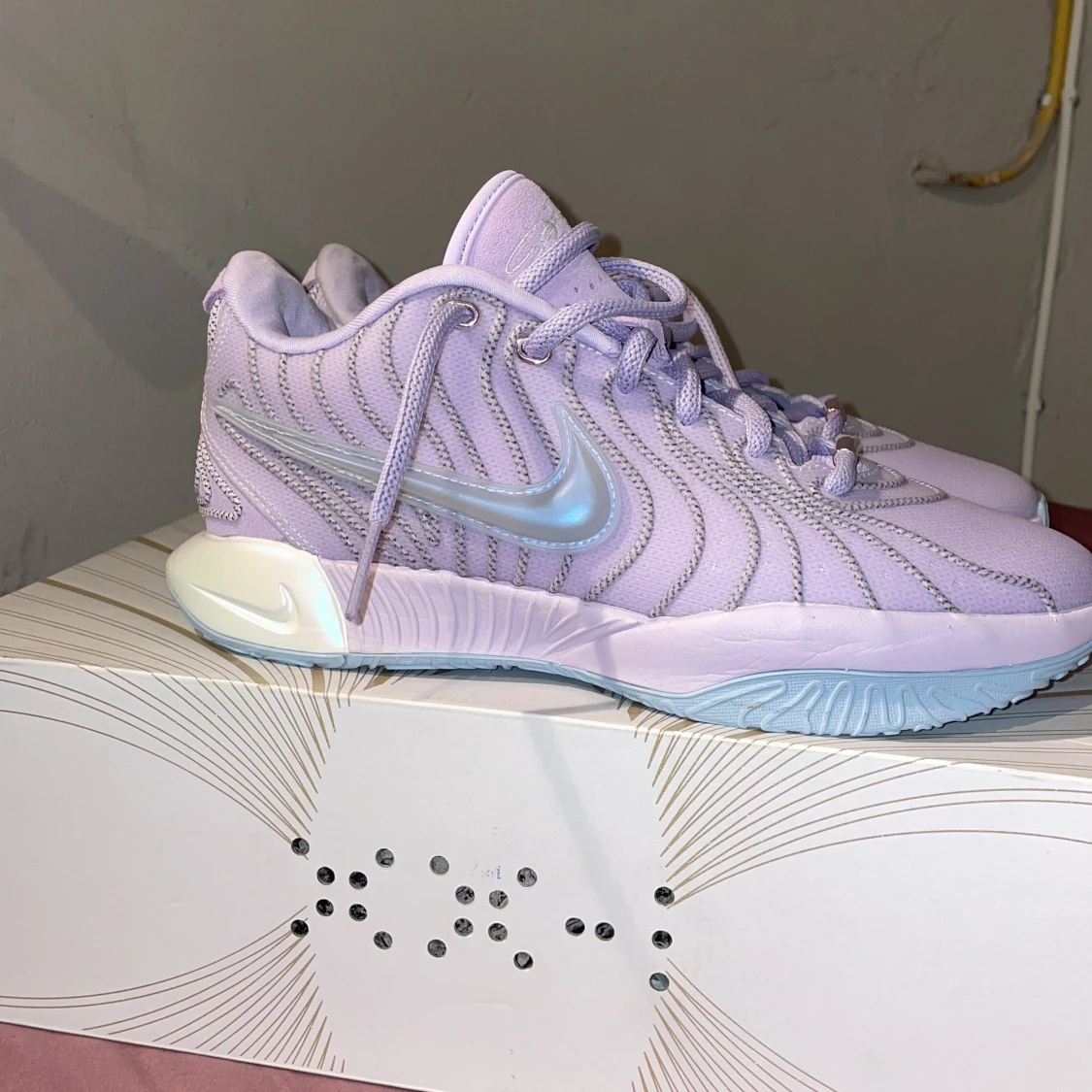 Nike sneakers i ljuslila mesh KÖP EJ