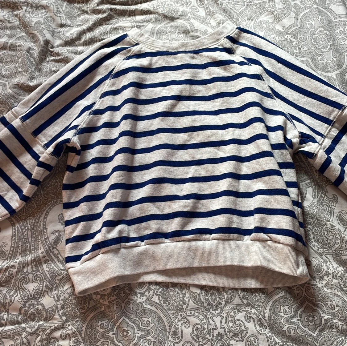 Randig sweatshirt i bomull