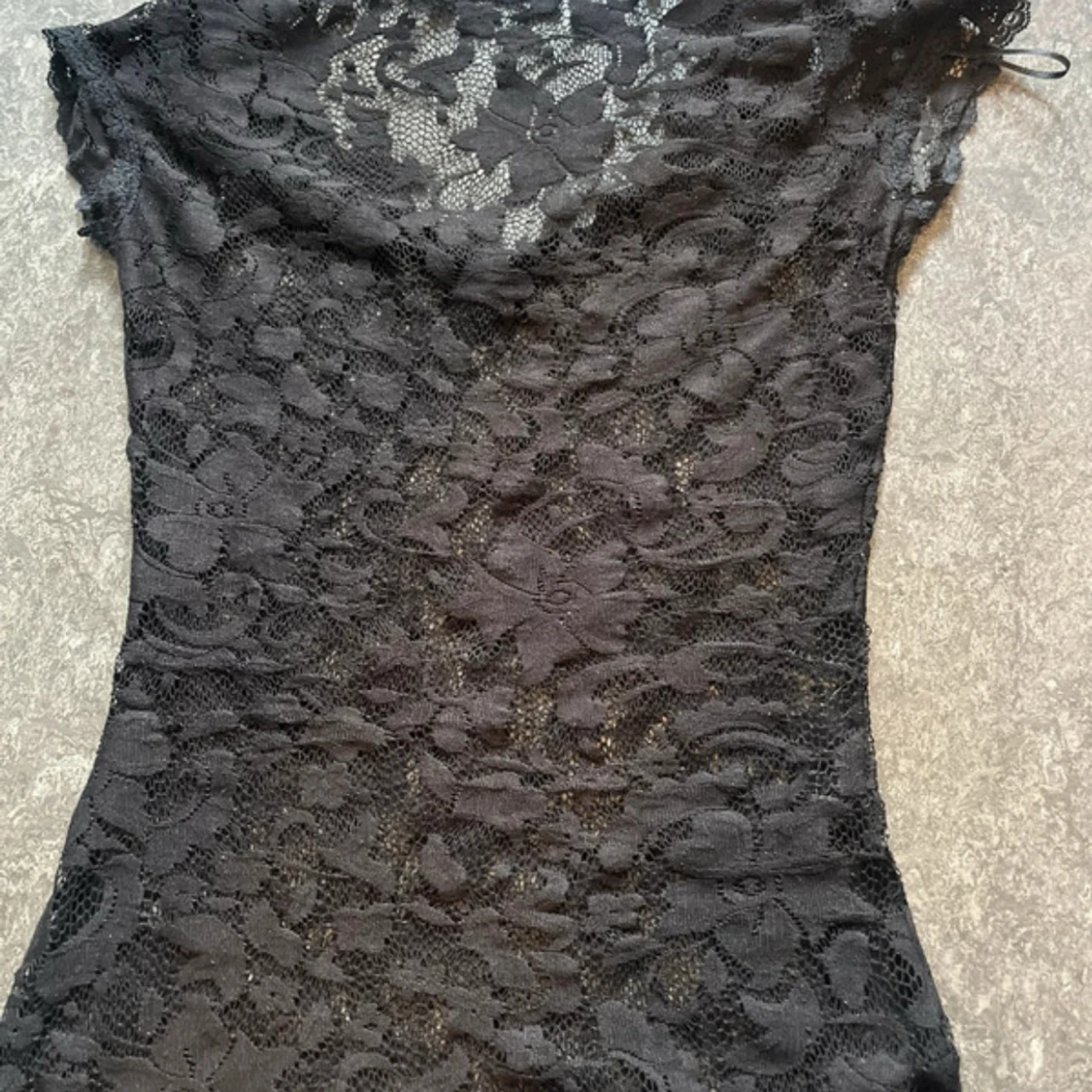 Svart spetströja  - 1