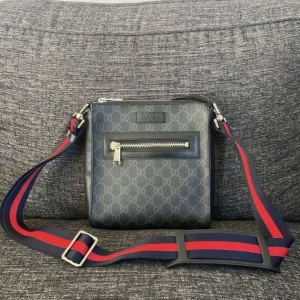 Fet svart GG armväska - Fet GG axelrämsväska, nyskick och dustbag tillkommer