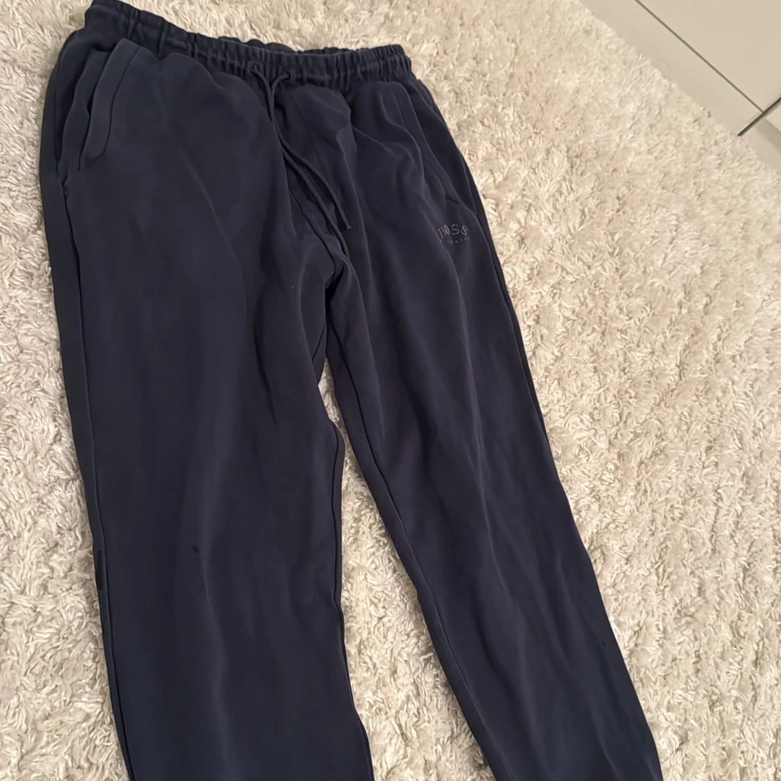 Mörkblå mjukisbyxor från Hugo Boss