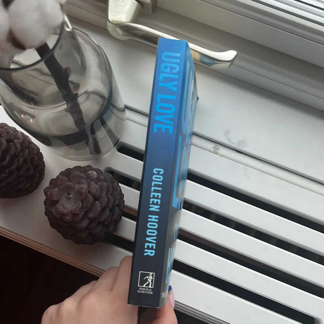 Ugly Love av Colleen Hoover  - 2