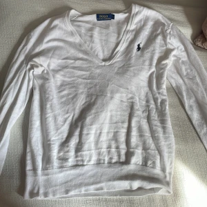 Ralph lauren tröja - Super fin Ralph lauren tröja i bra skick, storlek xs/s💕