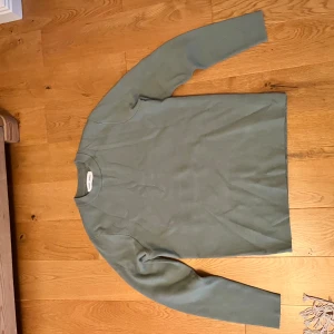 Samsøe Samsøe tröja - Samsøe Samsøe tröja i mint grön (färgen syns inte jätte bra i bilderna), knappt använd, väldigt bra skick.