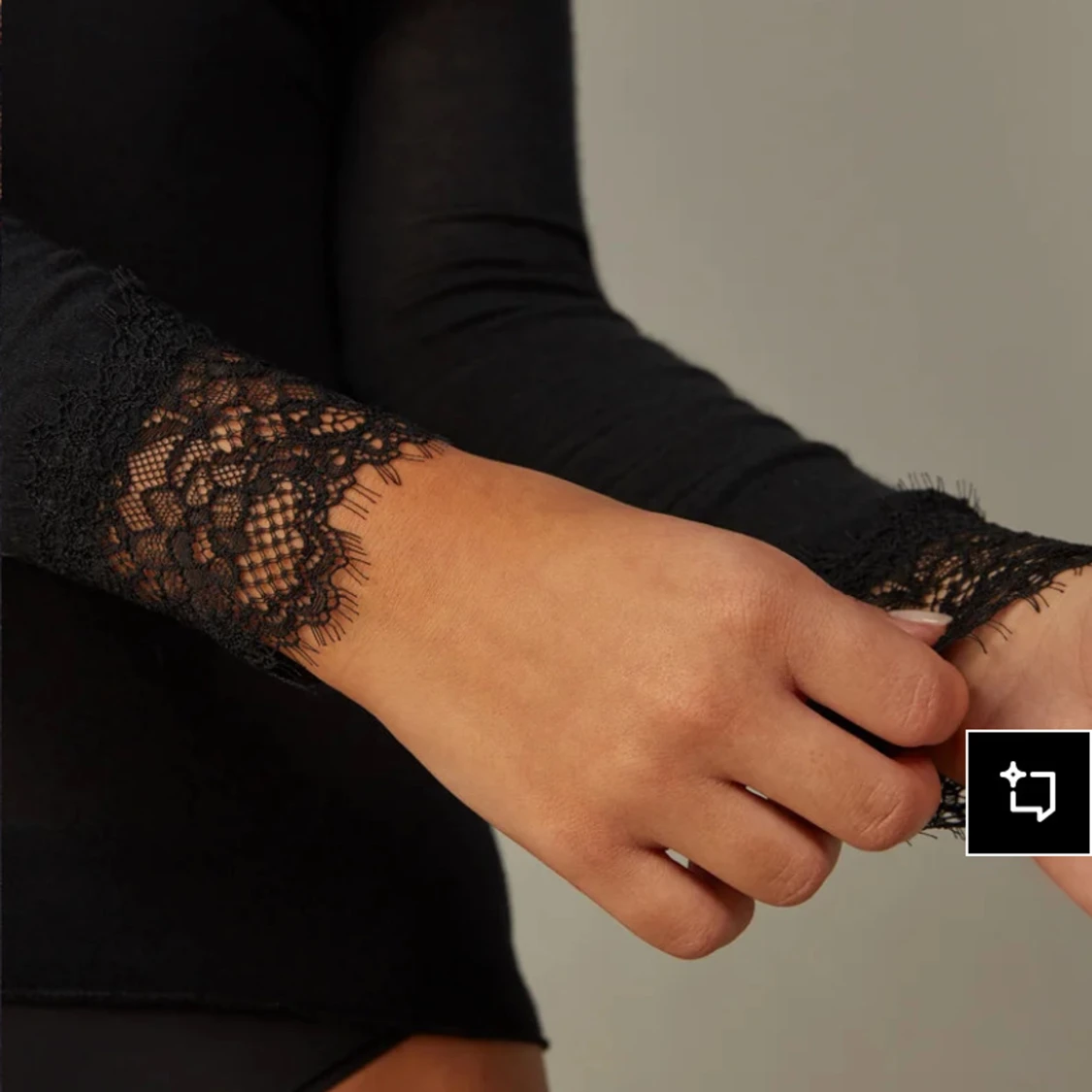 Svart långärmad spetsblus från intimissmi - 2