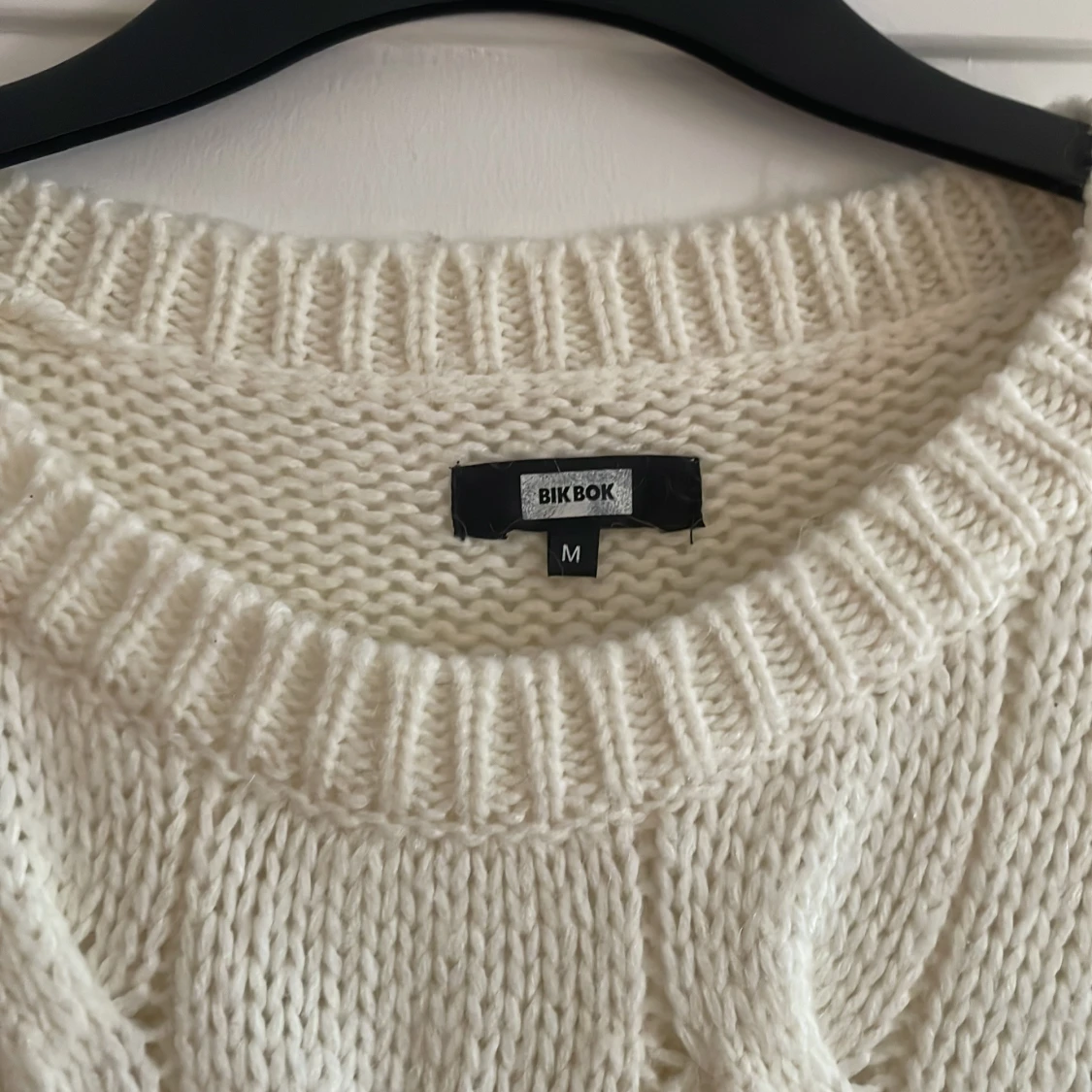 Vit stickad tröja från Bik Bok - 2