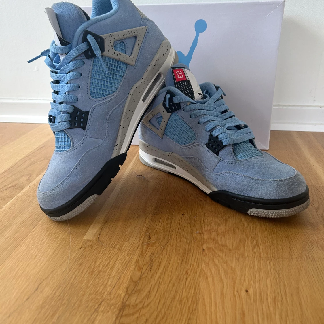 Nike Air Jordan 4 University Blue - 1