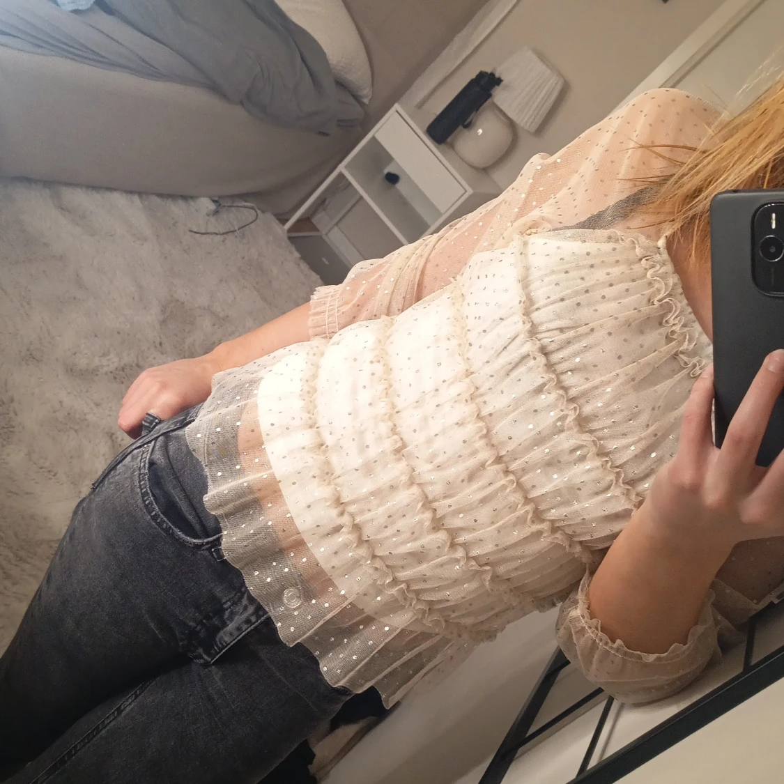 Prickig volangblus från Zara - 2