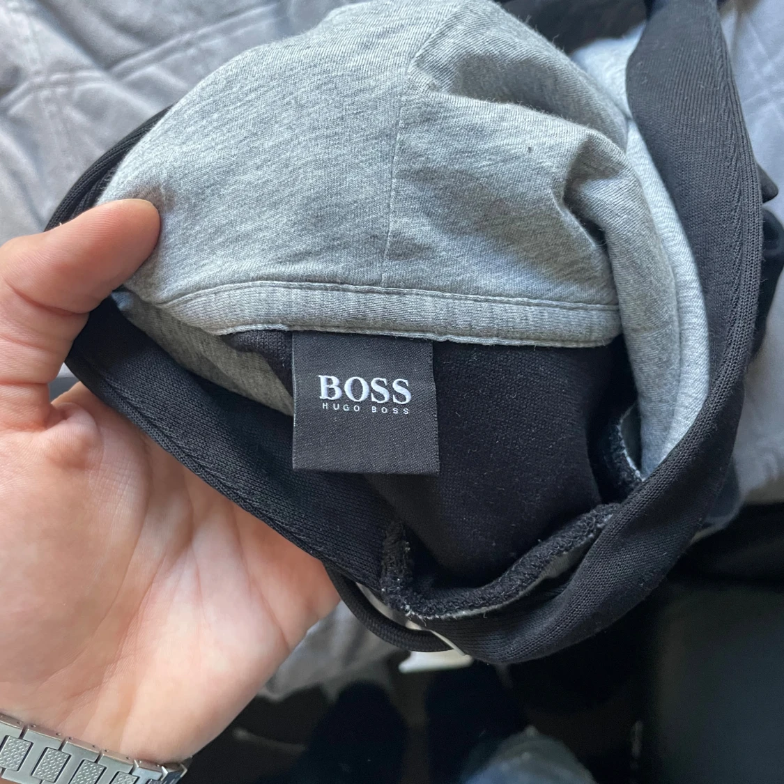 Svart hoodie från Hugo Boss - 2
