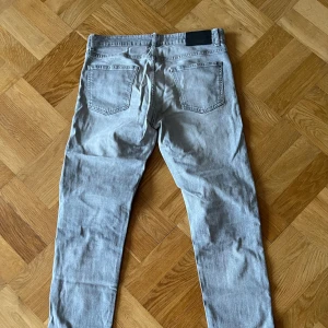 J.lindeberg jeans - J. Lindeberg jeans. Slim fit. 33/34