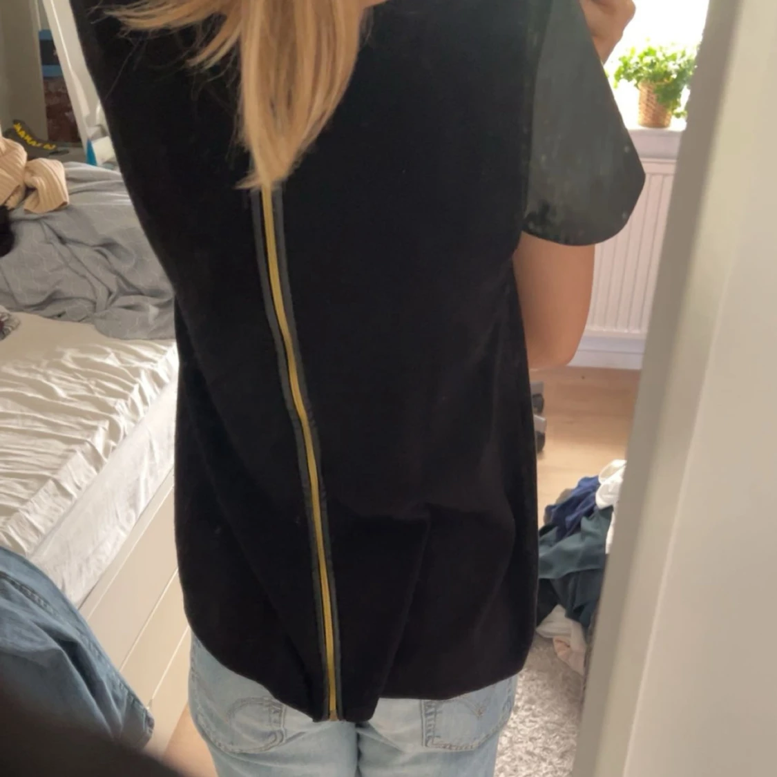 Svart längre blus - 2