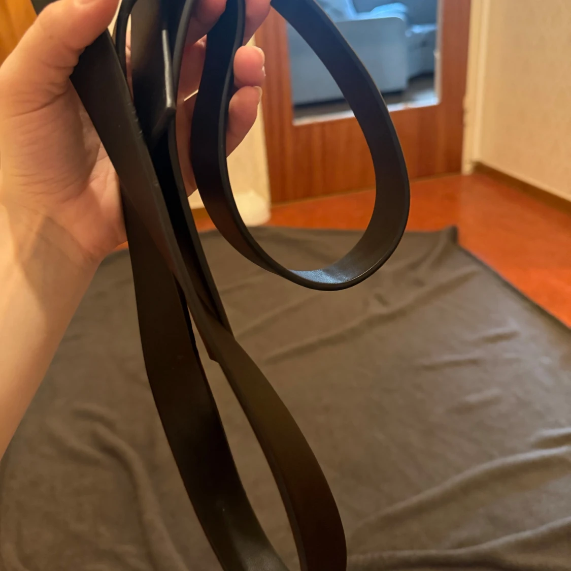 Svart handväska från Gina Tricot - 4