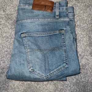 Tiger of Sweden jeans - Tiger of Sweden jeans. Storlek 30-32. Ljusblå/blå. Modell : Pistolero