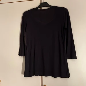 Fin långärmad tröja  - Etiketten för storleken finns inte kvar men det är en storlek s 