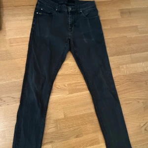 Tiger of sweden jeans Svart - Säljer Tiger of sweden jeans i storlek W31 L34. Mycket bra skick. Modell Pistolero. Vid frågor är det bara att kontakta 🙏🏼🙏🏼
