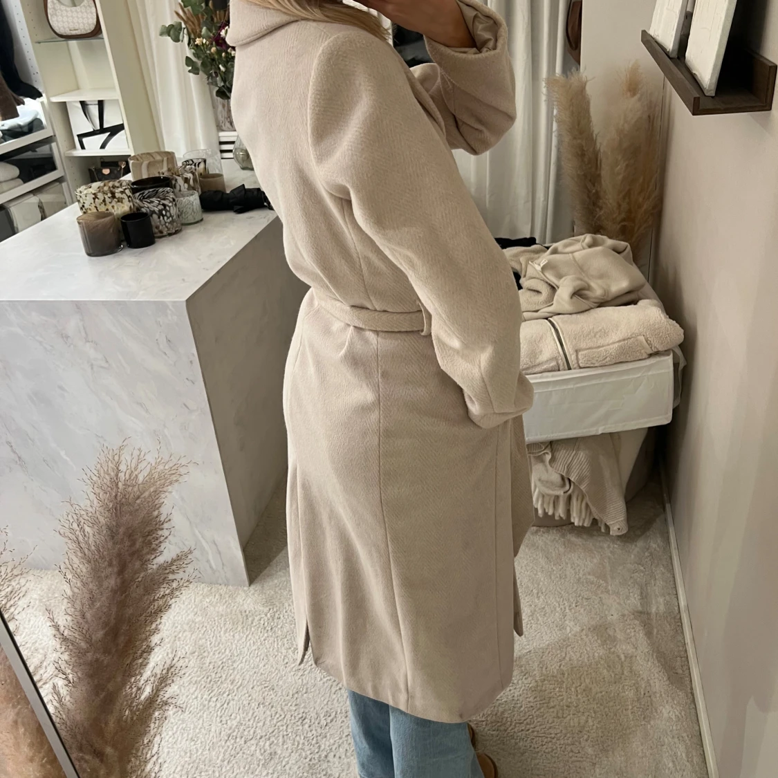 Beige kappa med bälte från h&m - 3