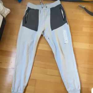 Hoodrich dress - Nypris 1600kr. Använd fåtal gånger fast den passar inte mig längre.