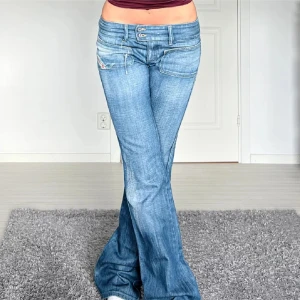 Diesel jeans - Midjemått: 37cm rakt över, innerbenslängd: 80cm 💗