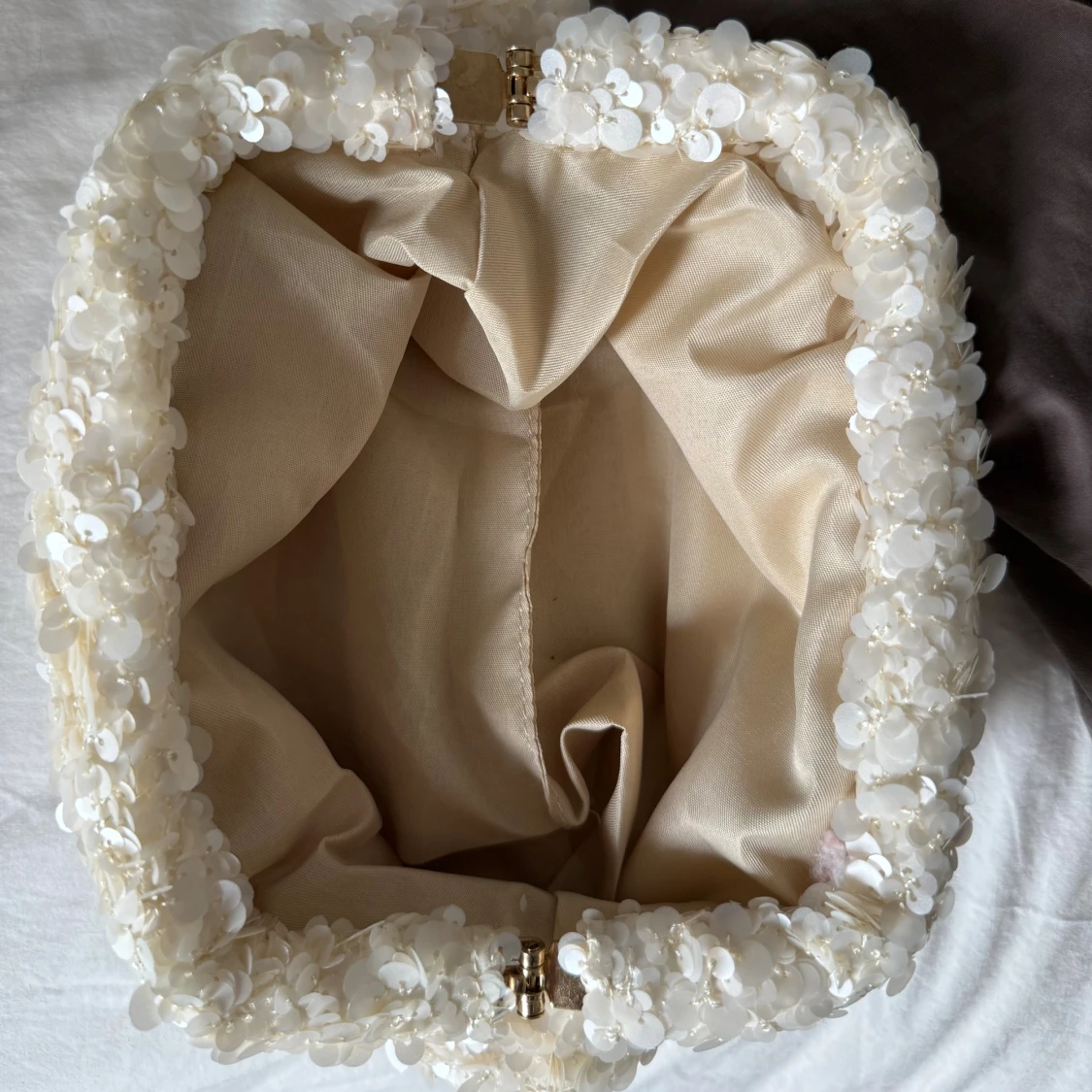 Vit paljettkuvertväska - 1