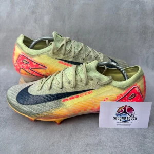 Nike mercurial - Nike Mercurial Zoom Vapor 16 Elite 📏 Storlek: 42(små i storlek) 🌍 Underlag: FG (firm ground) ✅ Skick: Bra skick