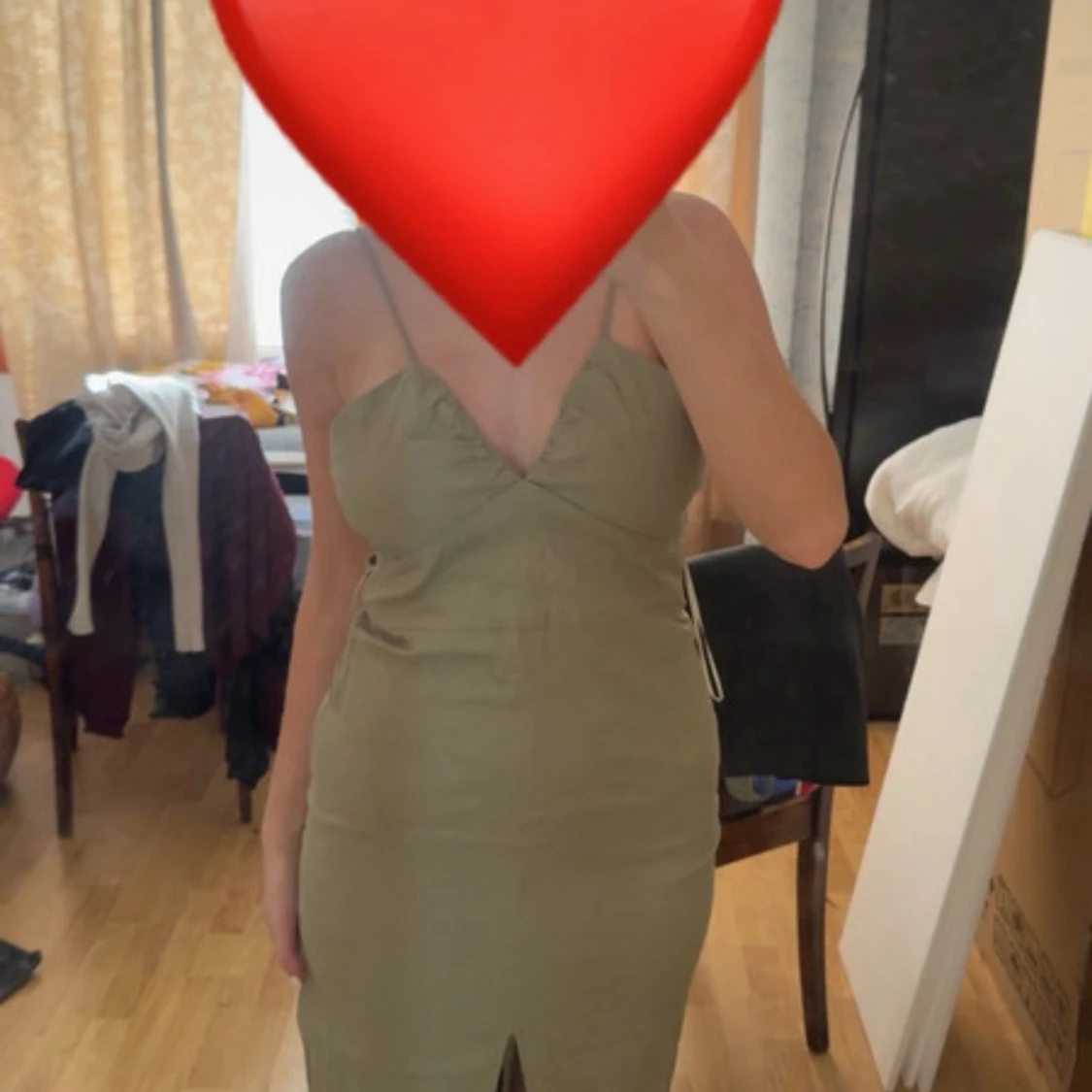 Olivgrön långklänning med snörning