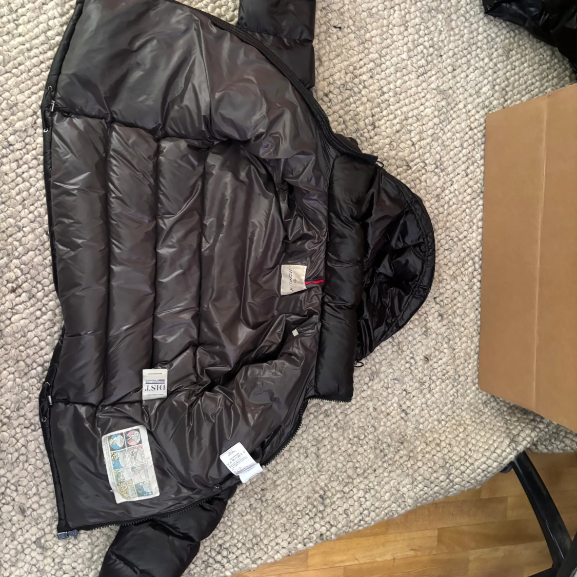 Svart Moncler Maya - 1