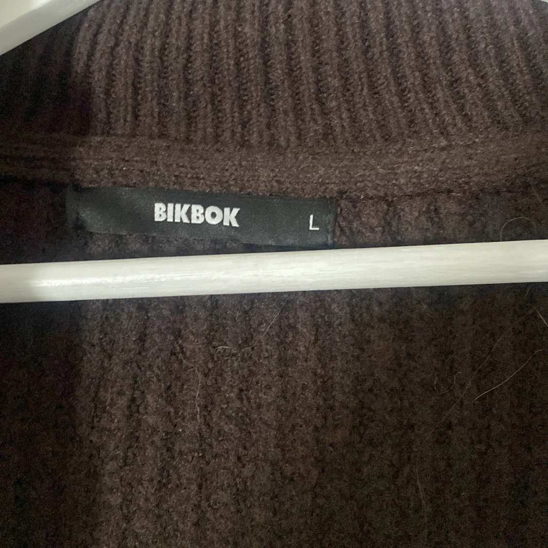 Brun stickad kofta från BikBok - 2