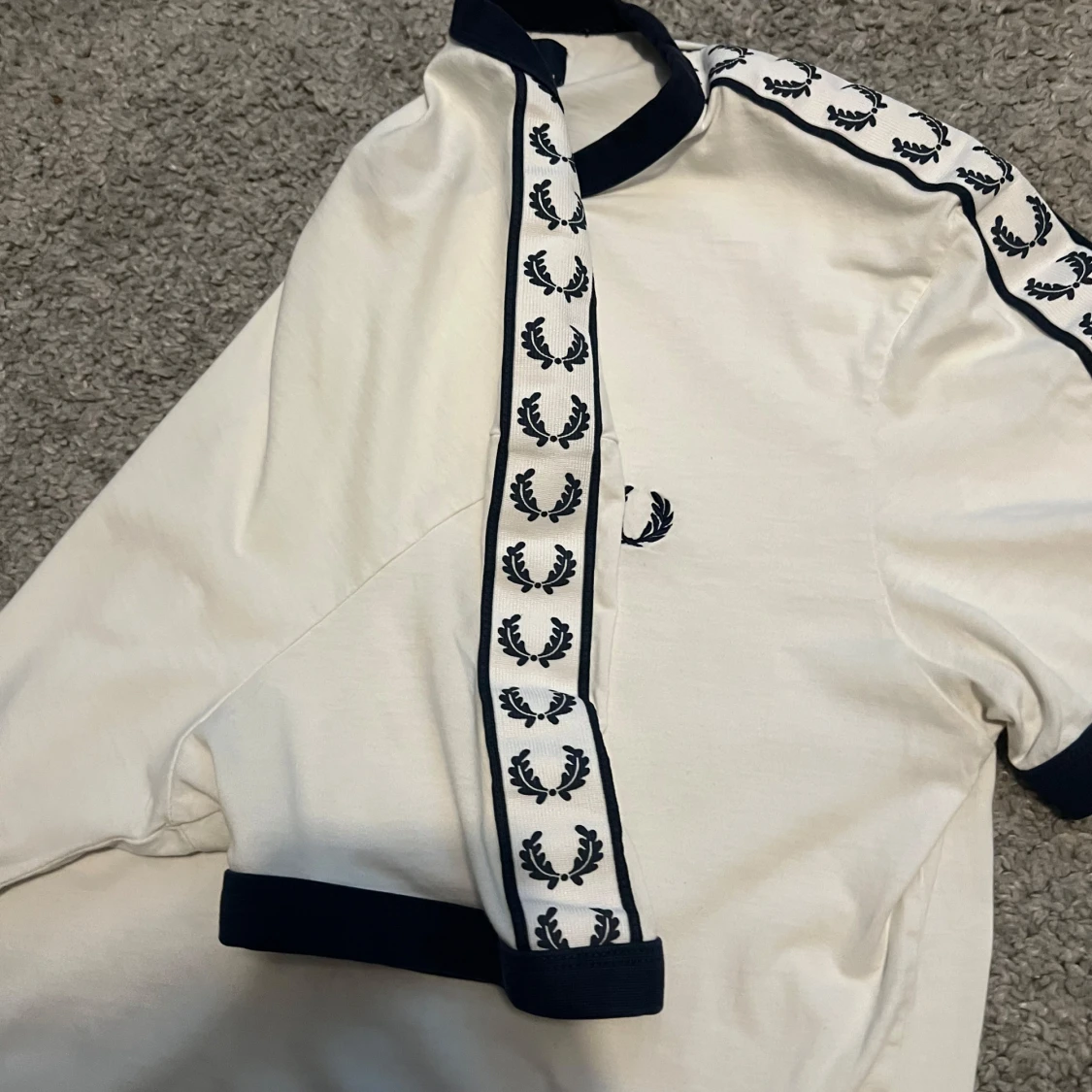 Vit Fred Perry t-shirt med logoband - 3