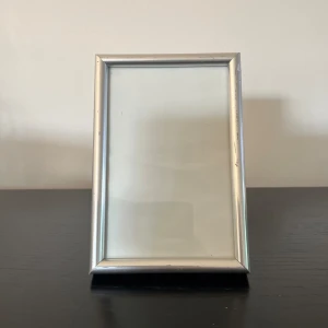 Silvrig fotoram - Fotoram 15x10cm.