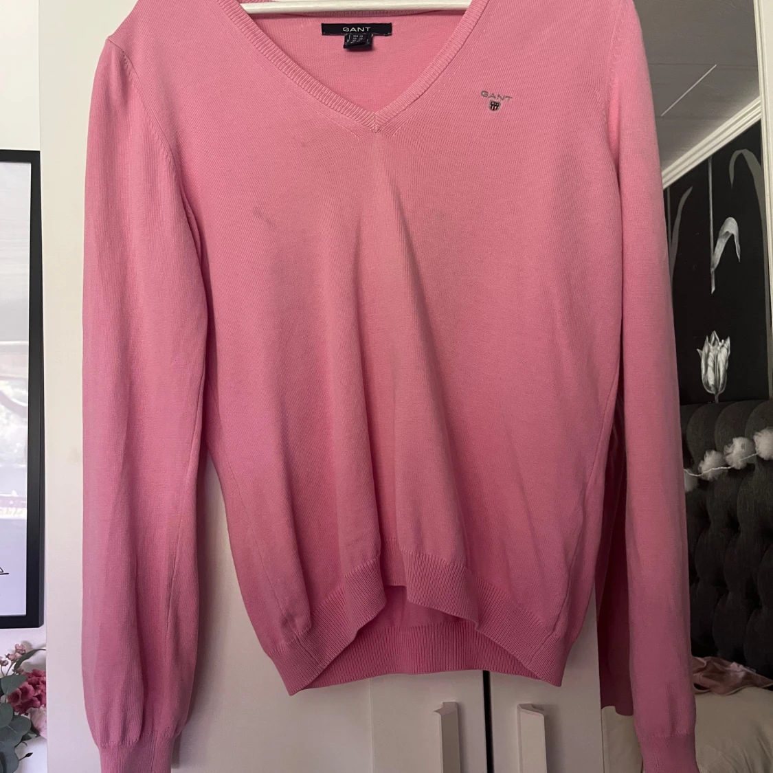 Rosa v-ringad tröja från Gant XS - 1