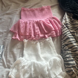 2 söta toppar  - 2 st söta toppar från nelly, båda för 90kr eller 40kr st🩷🤍 storlek s