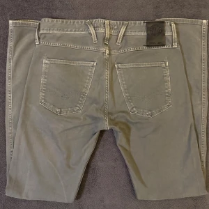 Replay Anbass slim fit herrjeans W29 L32  - Replay Anbass | W29 L32 | slim fit | skick 9/10, inga defekter | nypris 1900kr | tveka inte på att höra av dig vid frågor🙌