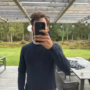 Tunn stickad tröja  - Funkar till det mesta