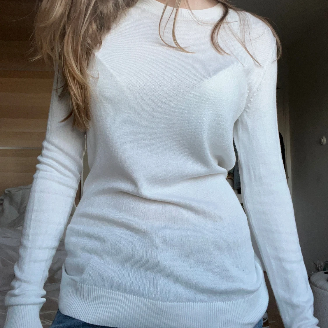 Finstickad vit långärmad tröja - 2