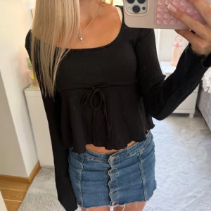 Svart blus nelly - Oanvänd! Passar även S🩷