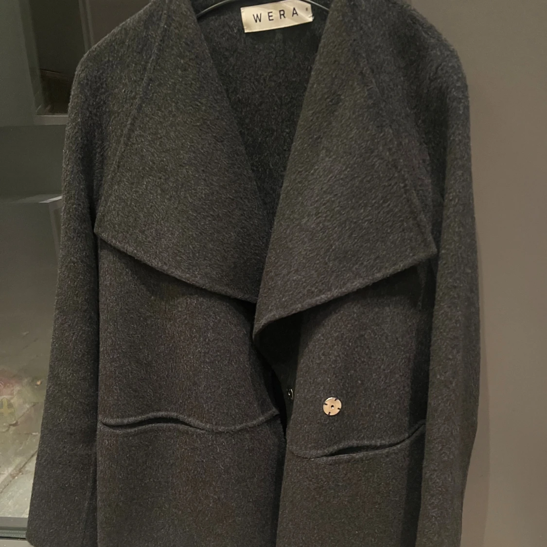 Mörkgrå kappa  - 1