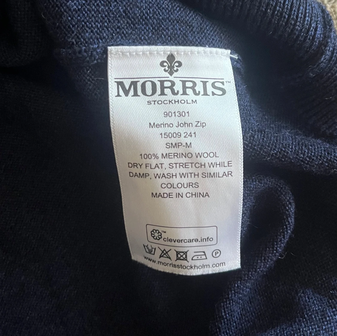 Mörkblå merinoullströja från Morris - 2