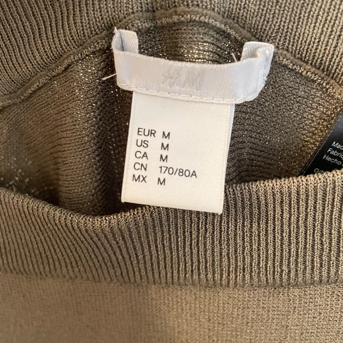 Olivgrön långkjol från H&M - 1