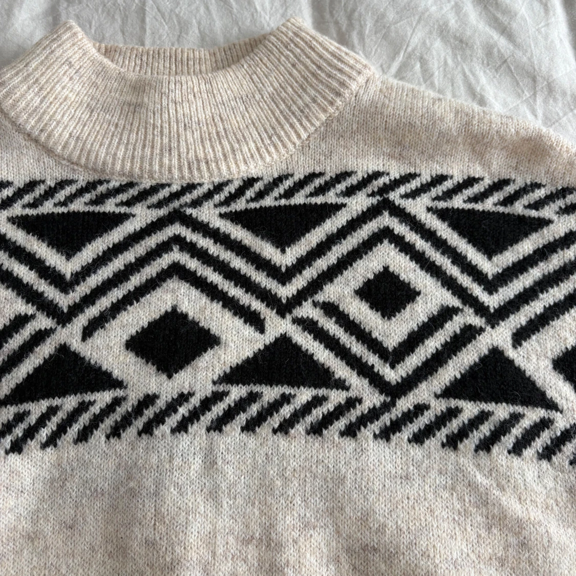 Beige och svart stickad polotröja ONLY - 1