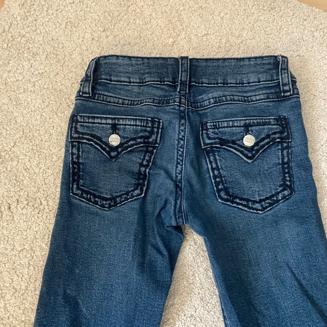 Blå bootcut jeans från Gina Tricot - 2