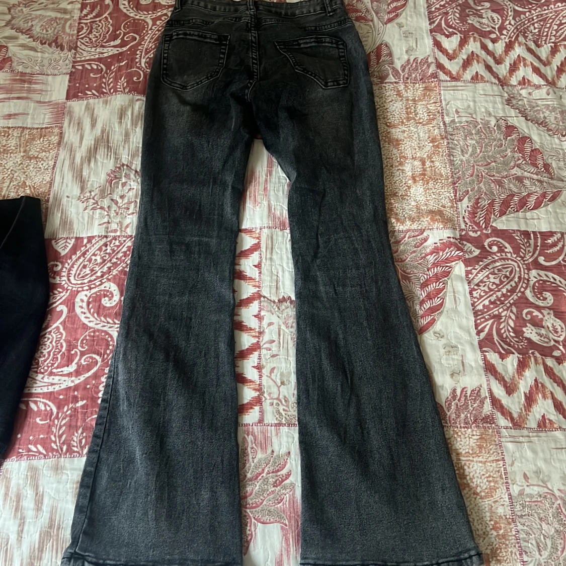 Mörk gråa bootcut jeans från SHEIN - 2