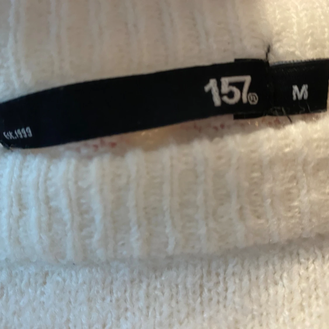 Vit stickad tröja från 157, M - 2